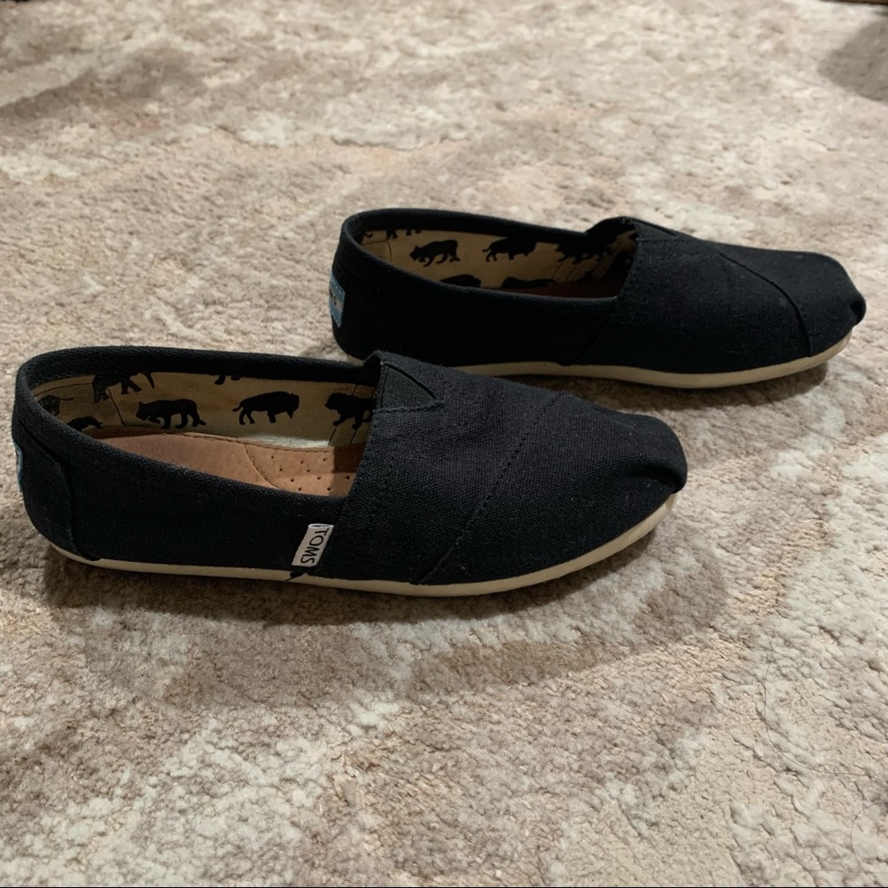 Toms Shoes